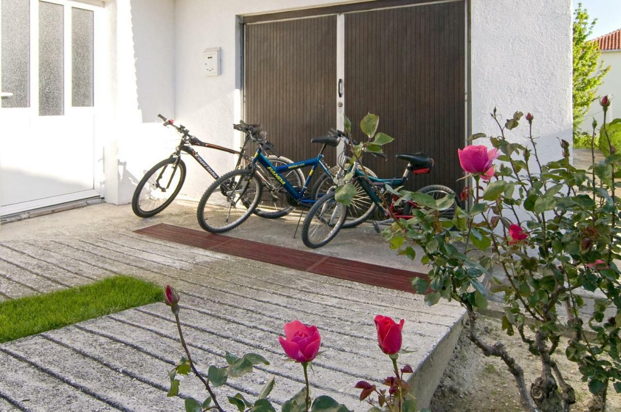 Apartment Mihanovic Žrnovnica Exterior foto