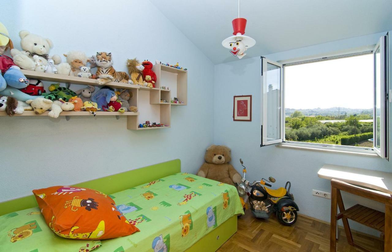 Apartment Mihanovic Žrnovnica Exterior foto