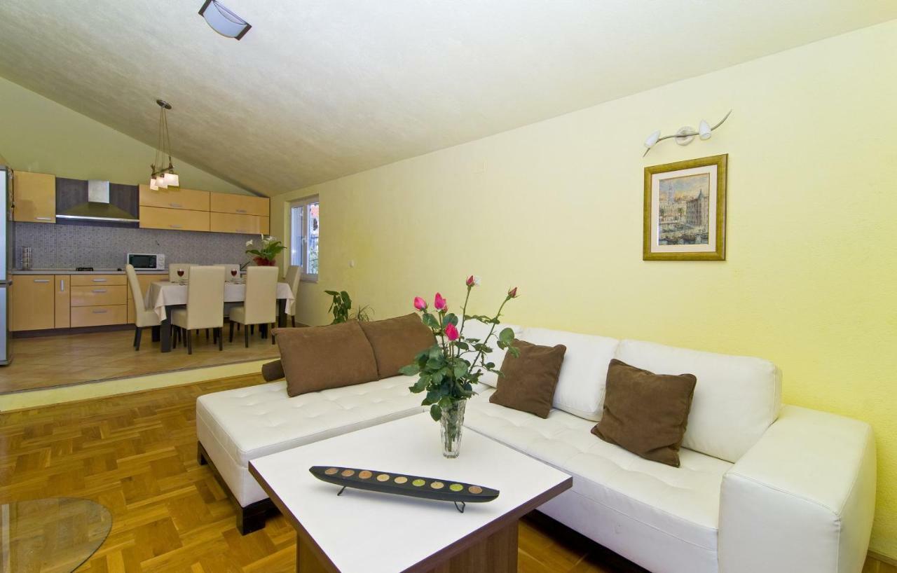 Apartment Mihanovic Žrnovnica Exterior foto